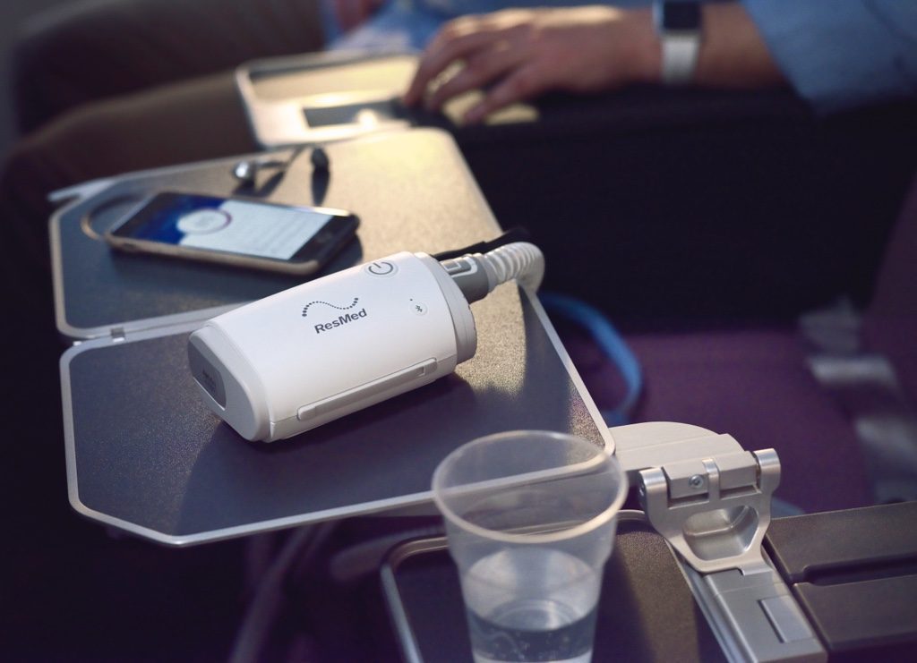 EssentialAir CPAP - Person using ResMed AirMini APAP Travel System